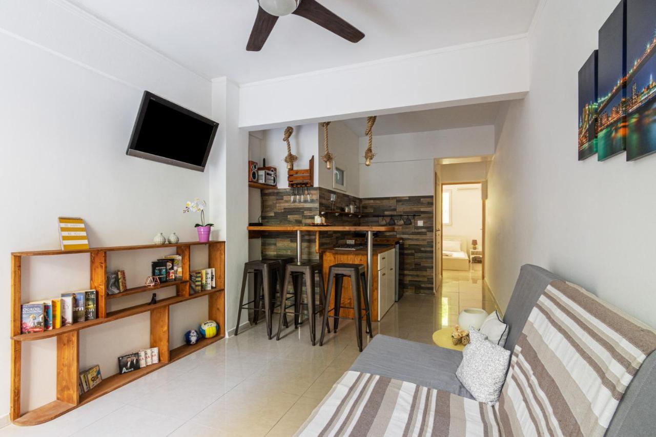 Comfy Apartment Close To Floisvos Beach Athens Exterior photo