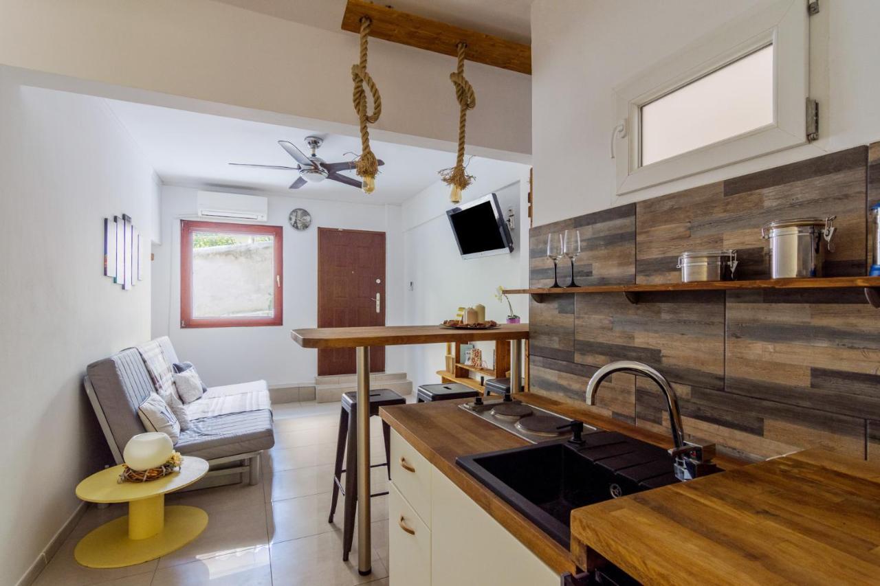 Comfy Apartment Close To Floisvos Beach Athens Exterior photo